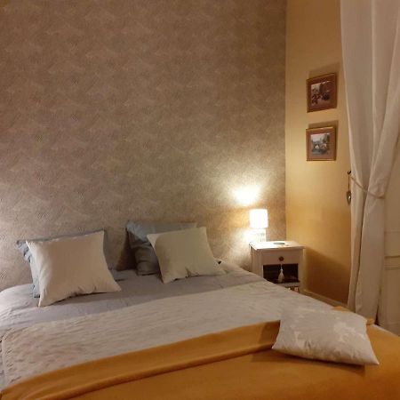 Manoir Tregont Mab Bed & Breakfast Quimper Eksteriør bilde